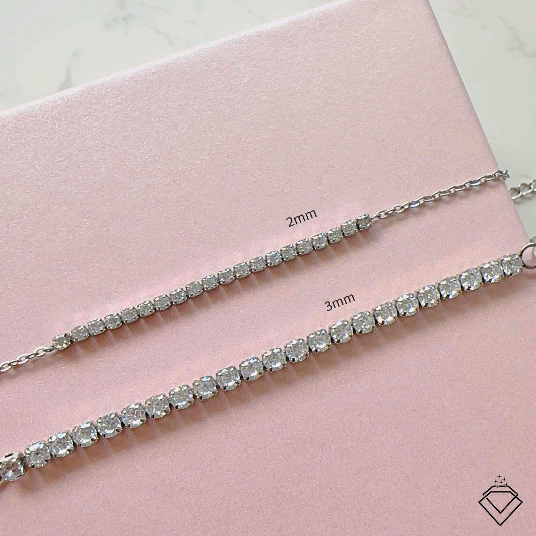 [BECOMING] Hope White Dainty Bracelet (Silver/Gold)