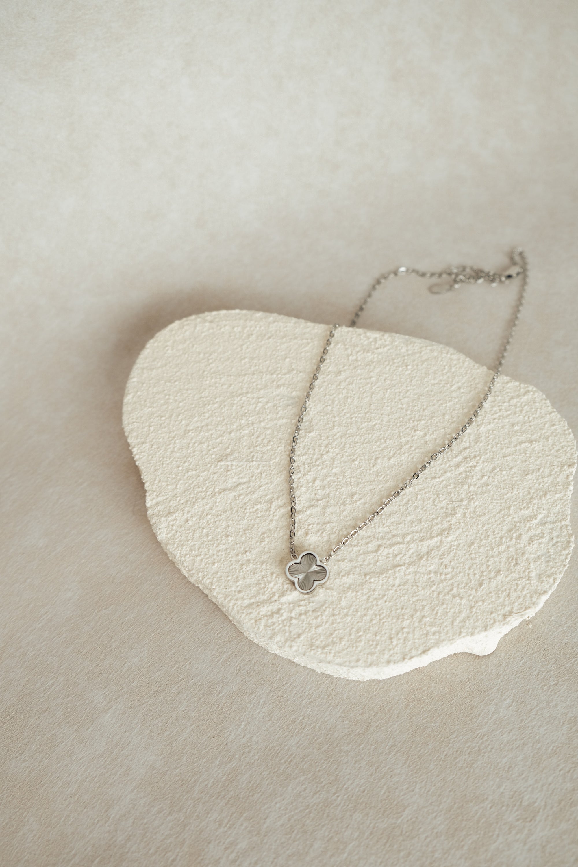 Cleo Everyday Clover Necklace (Silver)