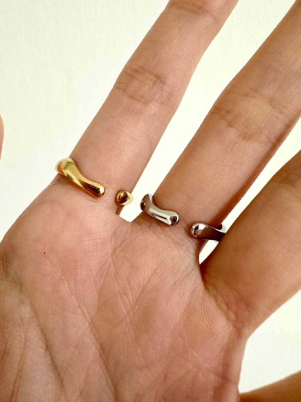 Wave Adjustable Ring (Silver/Gold)