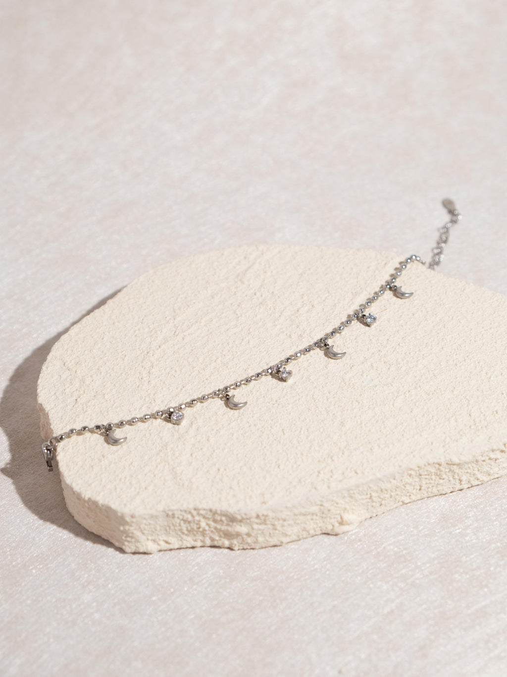 [TWILIGHT] Tiana Crescent Bracelet (Nicolechowww x Myella) Stainless Steel