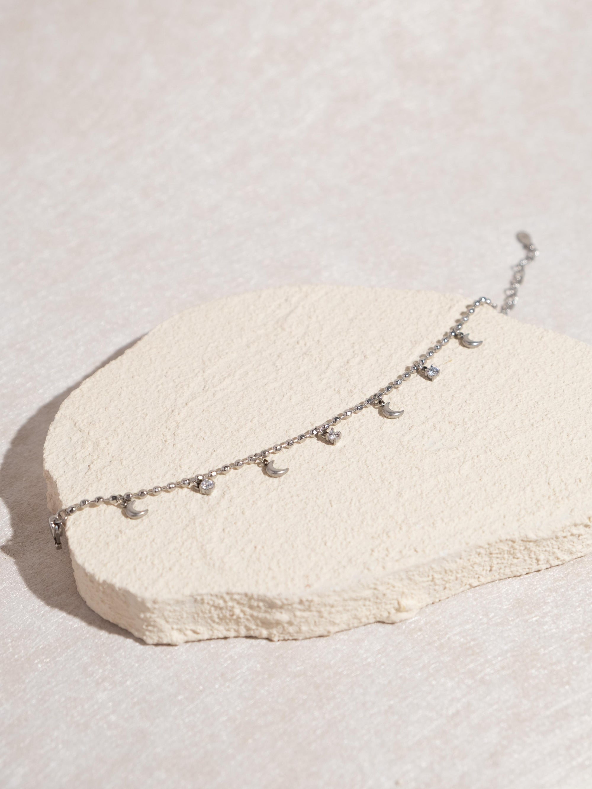 [TWILIGHT] Tiana Crescent Bracelet (Nicolechowww x Myella) Stainless Steel