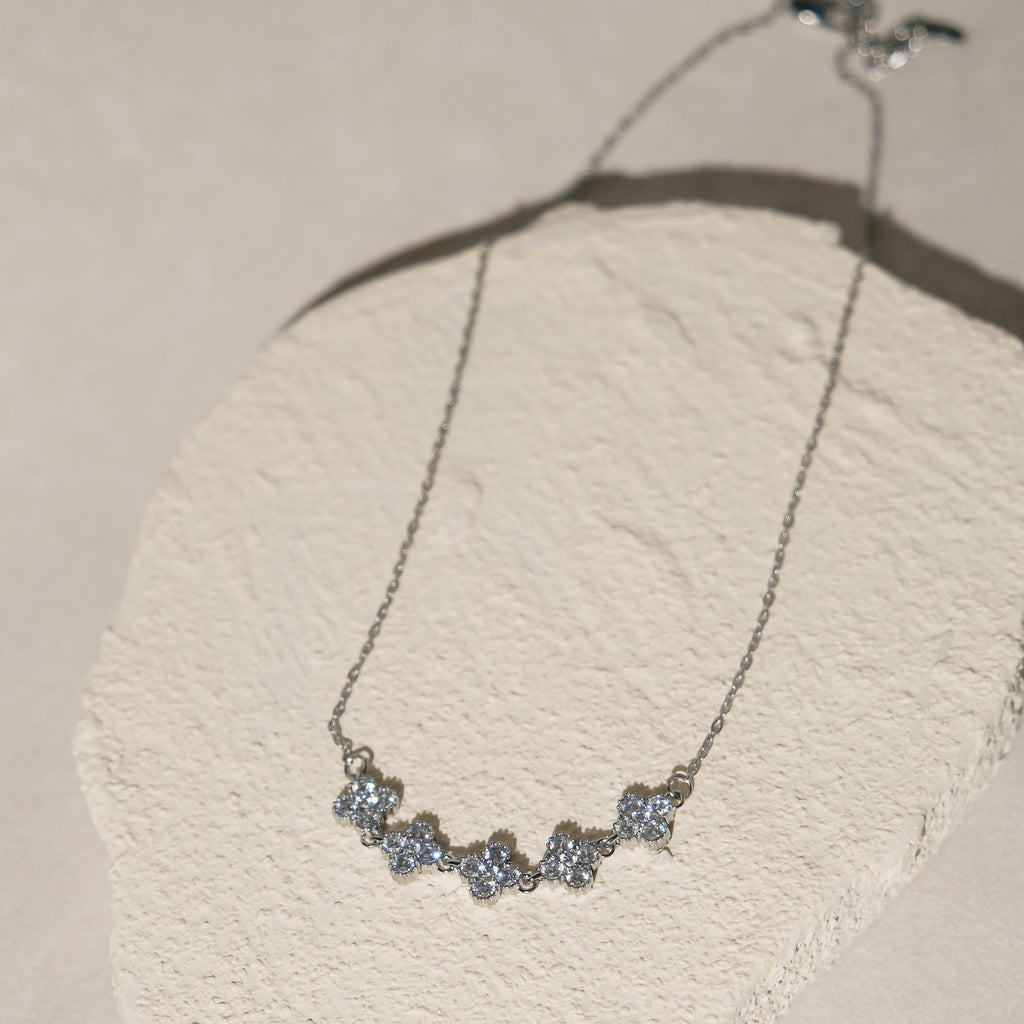 [SIGNATURE] Ella Flower Necklace