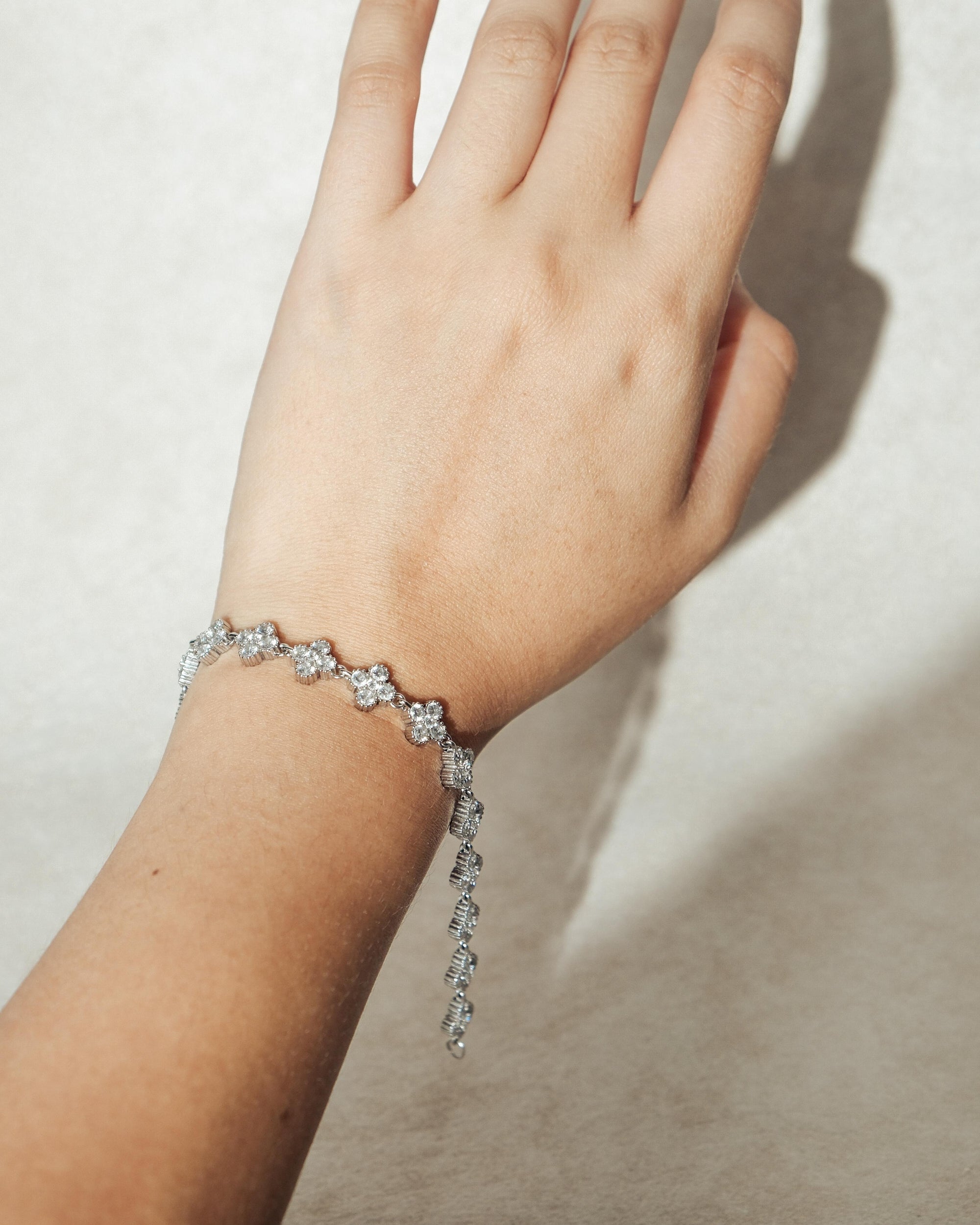 [SIGNATURE] Ella Flower Adjustable Stainless Steel Tennis Bracelet