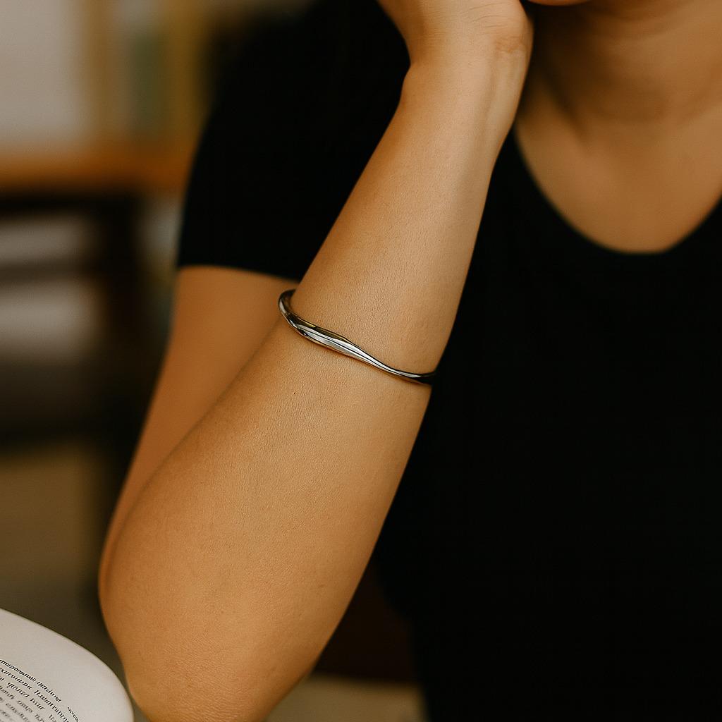 [ACCENT] Wave Cuff Adjustable Bangle