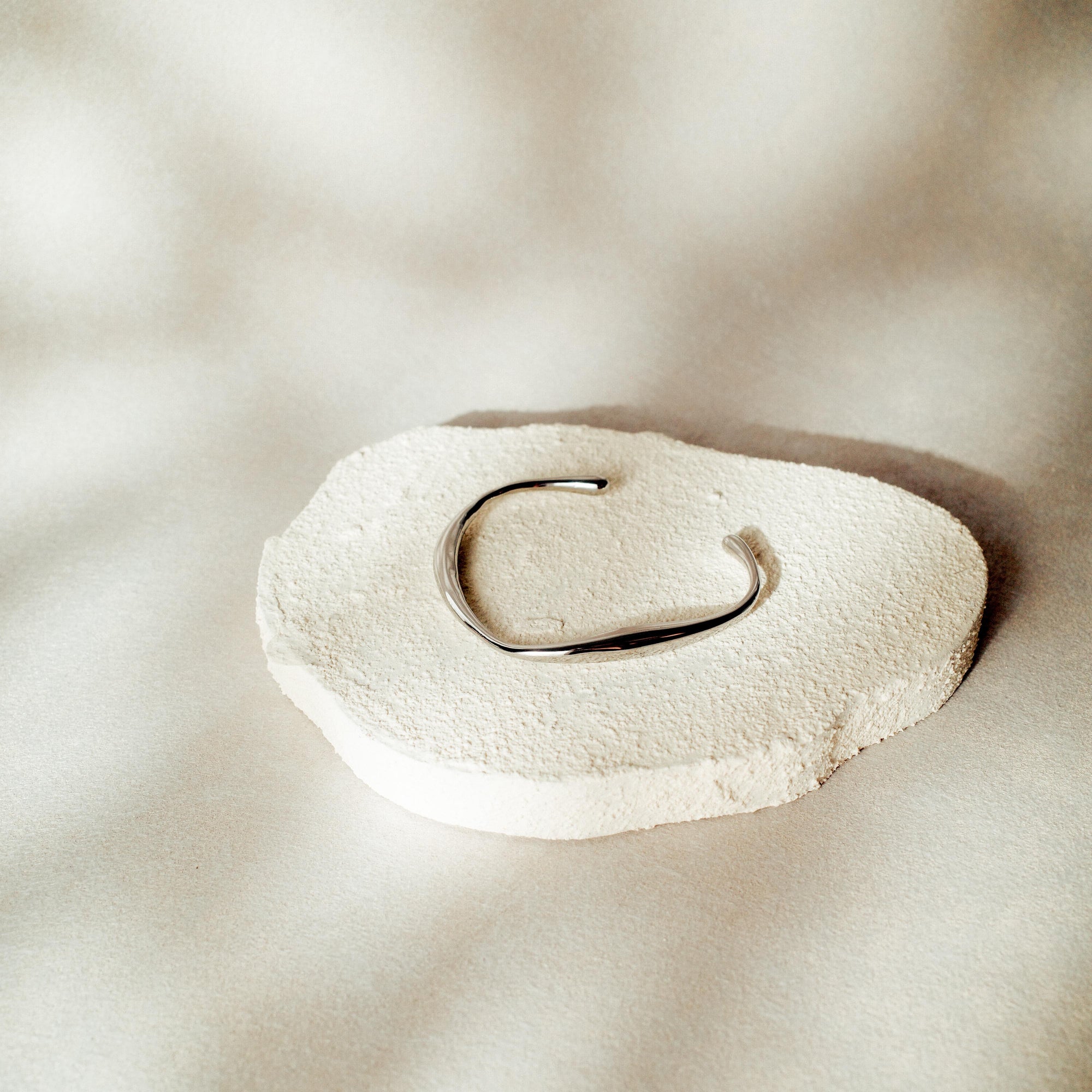 [ACCENT] Wave Cuff Adjustable Bangle