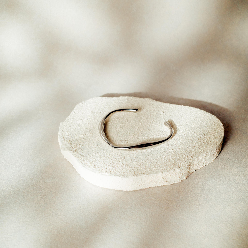 [ACCENT] Wave Cuff Adjustable Bangle